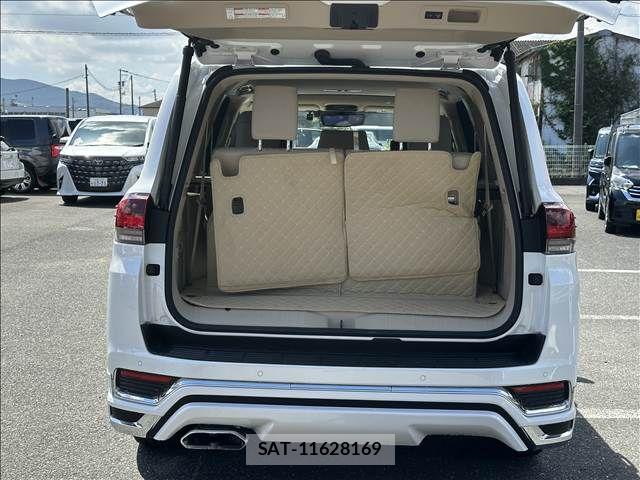 Toyota LAND CRUISER 2023-09 8208228-14