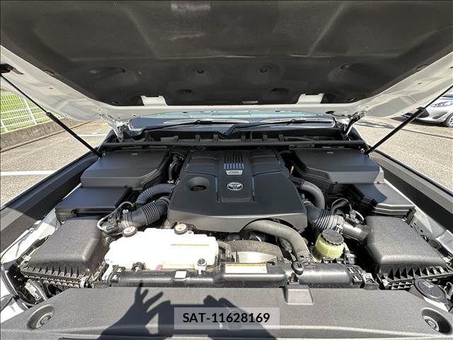 Toyota LAND CRUISER 2023-09 8208228-17