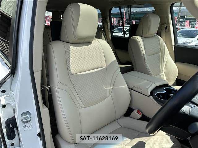 Toyota LAND CRUISER 2023-09 8208228-3