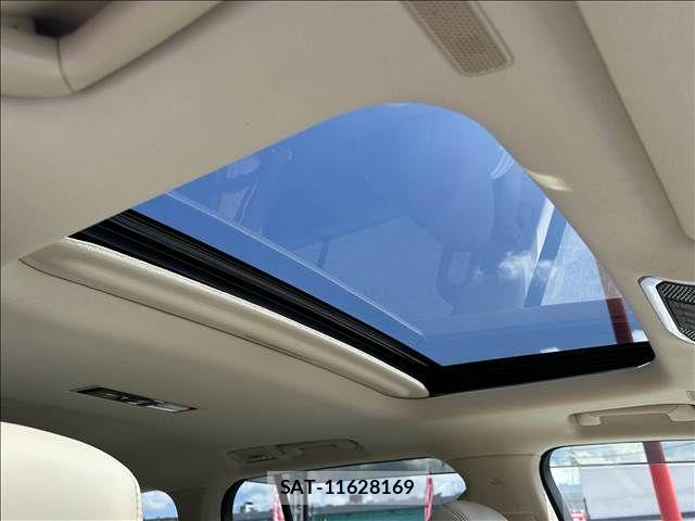 Toyota LAND CRUISER 2023-09 8208228-8