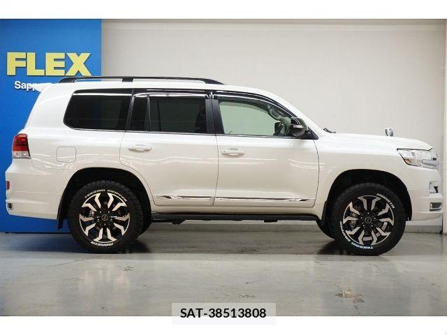 Toyota LAND CRUISER 2019-01 8208231-5