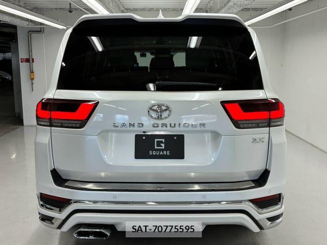 Toyota LAND CRUISER 2023-07 8208227-15