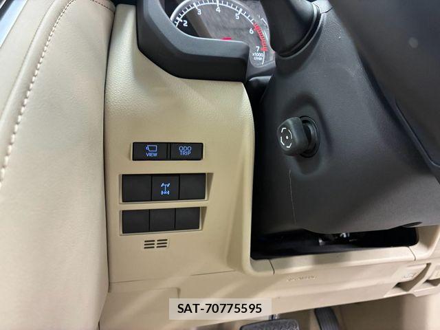 Toyota LAND CRUISER 2023-07 8208227-23