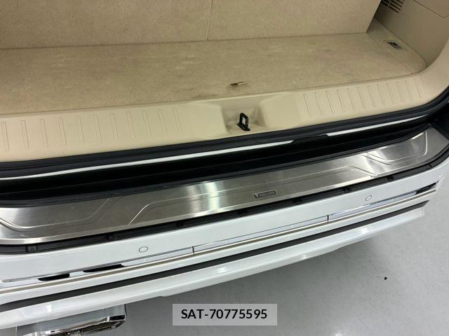 Toyota LAND CRUISER 2023-07 8208227-27