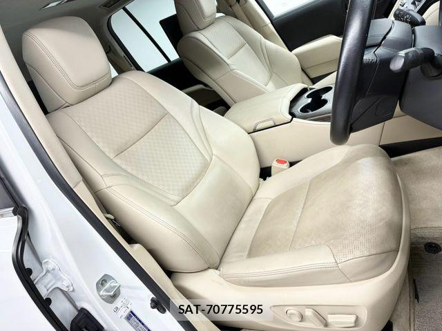 Toyota LAND CRUISER 2023-07 8208227-4