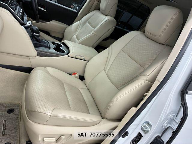 Toyota LAND CRUISER 2023-07 8208227-5