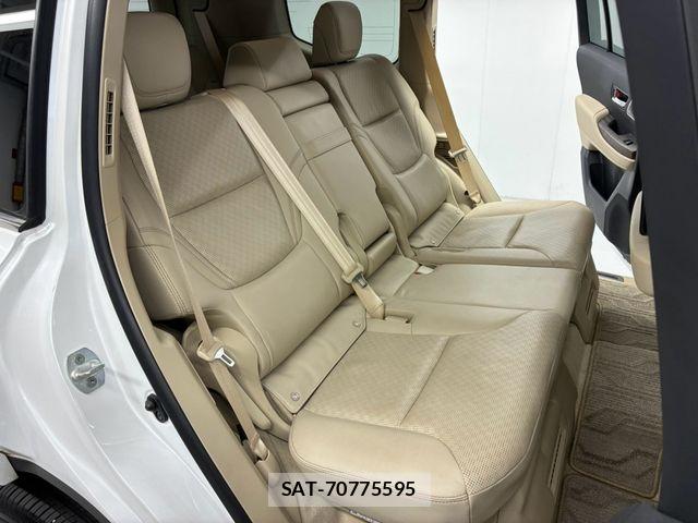 Toyota LAND CRUISER 2023-07 8208227-6