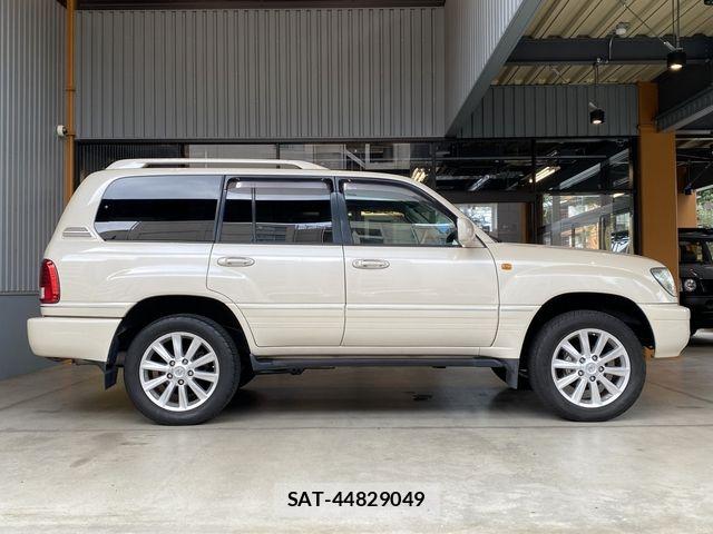 Toyota LAND CRUISER 2005-02 8208241-9