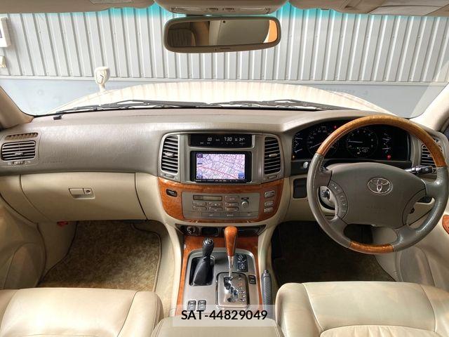 Toyota LAND CRUISER 2005-02 8208241-1
