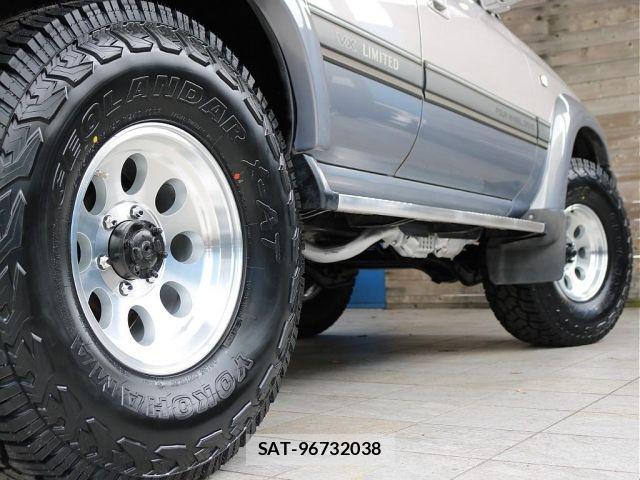 Toyota LAND CRUISER 1996-01 8208239-9