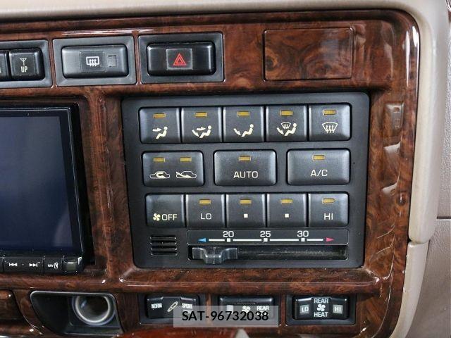 Toyota LAND CRUISER 1996-01 8208239-17