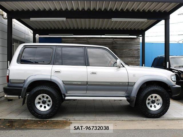 Toyota LAND CRUISER 1996-01 8208239-4