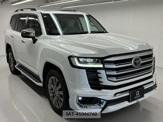 Toyota LAND CRUISER 2023-09 8208220-9