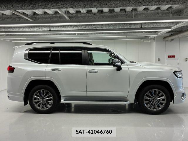Toyota LAND CRUISER 2023-09 8208220-10
