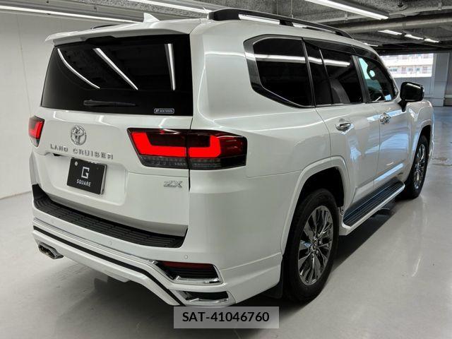 Toyota LAND CRUISER 2023-09 8208220-13