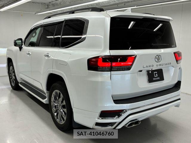 Toyota LAND CRUISER 2023-09 8208220-15