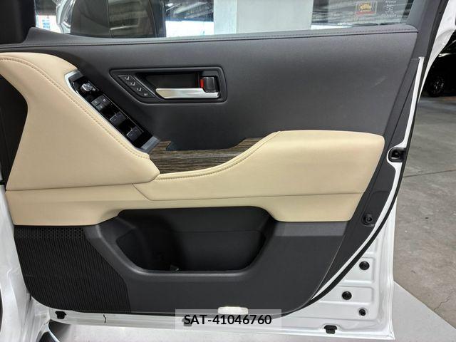 Toyota LAND CRUISER 2023-09 8208220-20