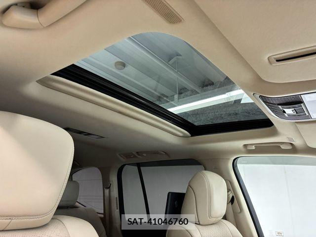 Toyota LAND CRUISER 2023-09 8208220-22