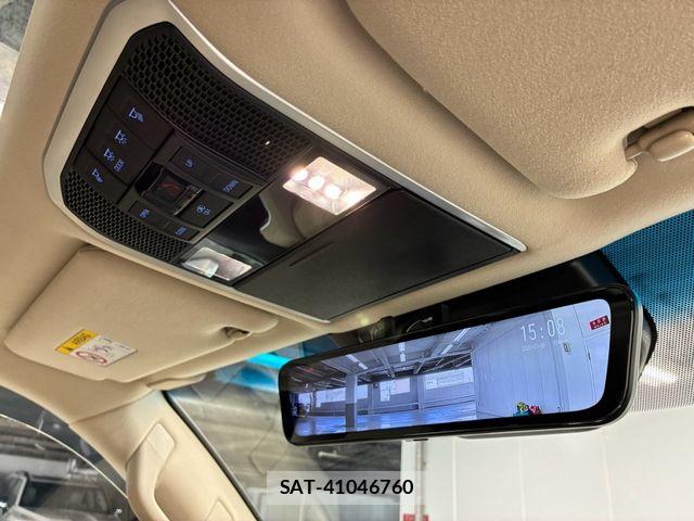 Toyota LAND CRUISER 2023-09 8208220-23