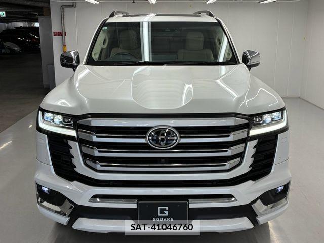 Toyota LAND CRUISER 2023-09 8208220-8