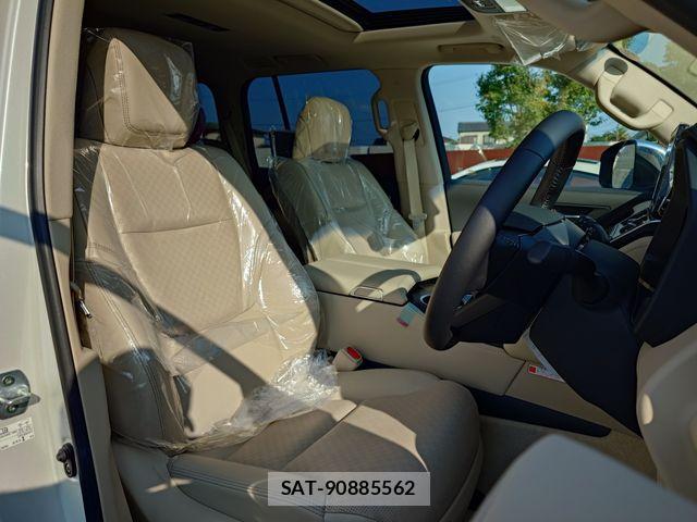 Toyota LAND CRUISER 2025-07 8208216-11