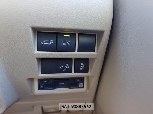 Toyota LAND CRUISER 2025-07 8208216-18