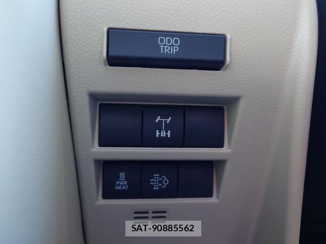 Toyota LAND CRUISER 2025-07 8208216-19
