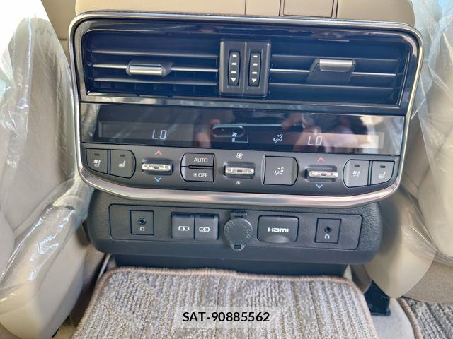 Toyota LAND CRUISER 2025-07 8208216-23