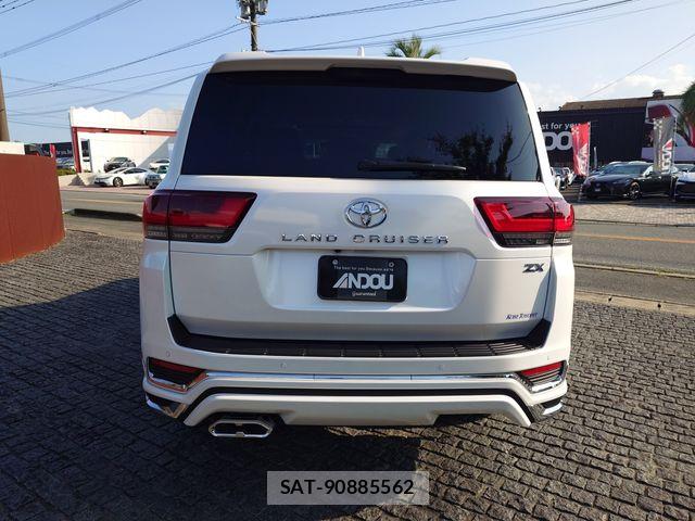 Toyota LAND CRUISER 2025-07 8208216-6