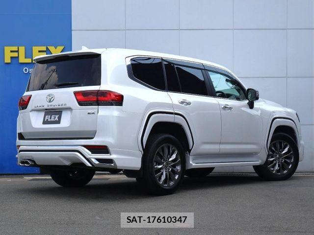 Toyota LAND CRUISER 2023-01 8208215-1