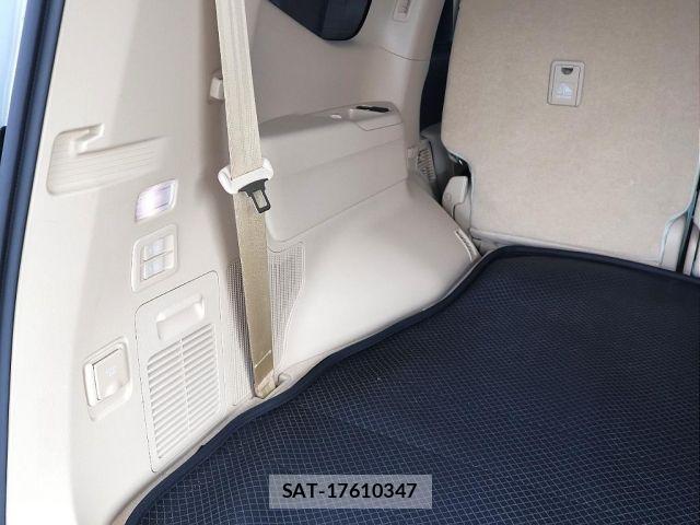 Toyota LAND CRUISER 2023-01 8208215-19