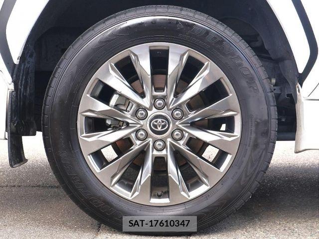 Toyota LAND CRUISER 2023-01 8208215-2