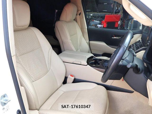 Toyota LAND CRUISER 2023-01 8208215-5