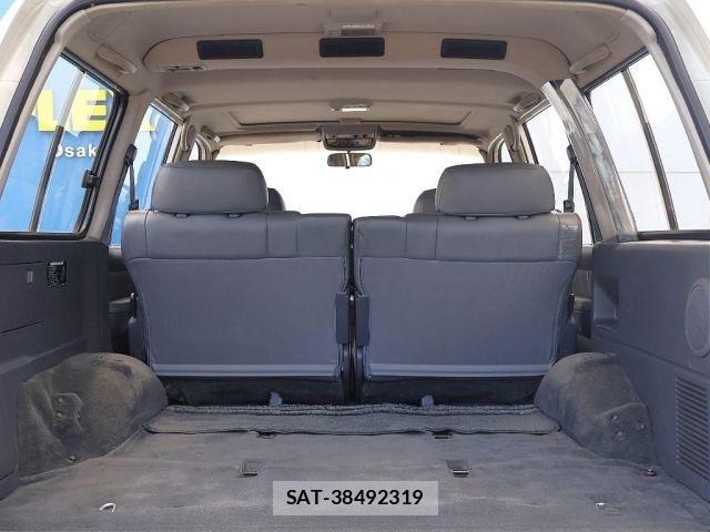 Toyota LAND CRUISER 1995-01 8208240-9