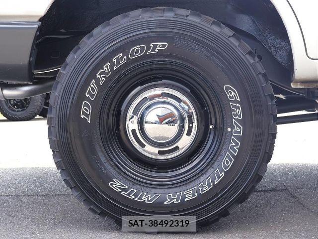 Toyota LAND CRUISER 1995-01 8208240-2