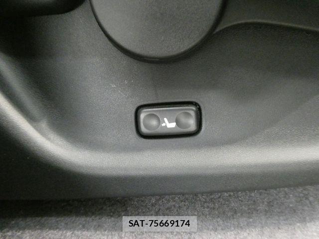 Toyota LAND CRUISER 2014-03 8208243-10