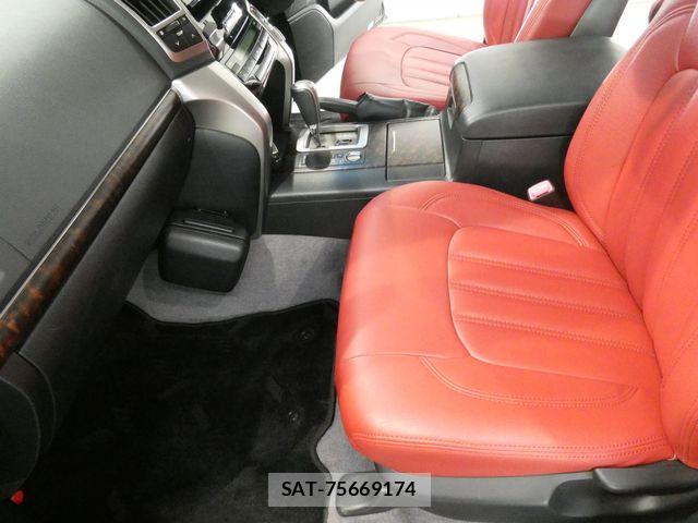 Toyota LAND CRUISER 2014-03 8208243-12