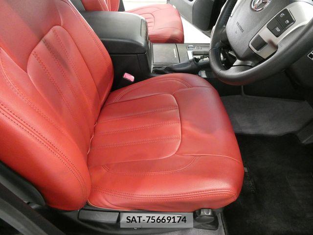 Toyota LAND CRUISER 2014-03 8208243-16