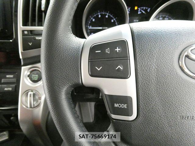 Toyota LAND CRUISER 2014-03 8208243-19