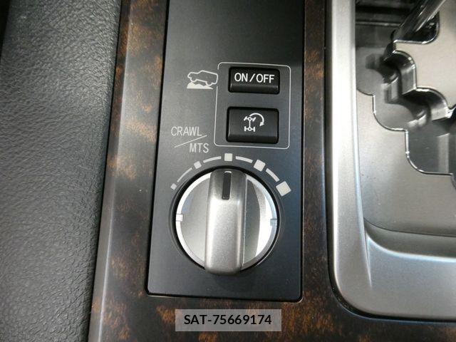 Toyota LAND CRUISER 2014-03 8208243-27