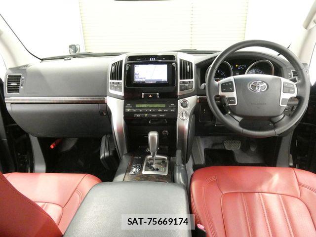 Toyota LAND CRUISER 2014-03 8208243-2