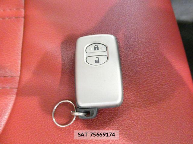 Toyota LAND CRUISER 2014-03 8208243-29