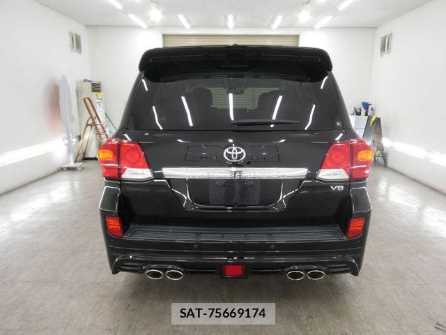 Toyota LAND CRUISER 2014-03 8208243-4