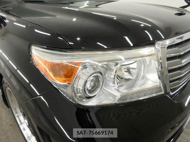 Toyota LAND CRUISER 2014-03 8208243-6