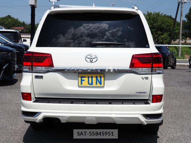 Toyota LAND CRUISER 2020-10 8208238-6