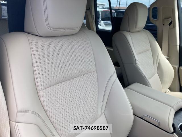 Toyota LAND CRUISER 2023-09 8230558-14