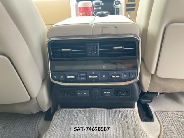 Toyota LAND CRUISER 2023-09 8230558-25
