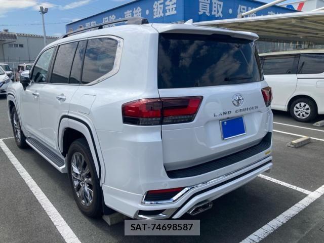 Toyota LAND CRUISER 2023-09 8230558-3