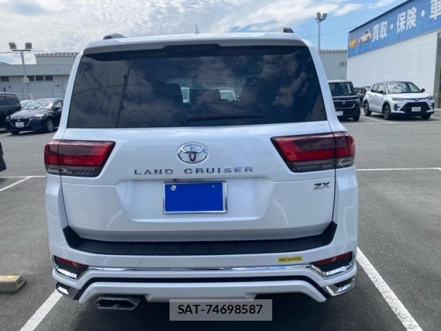 Toyota LAND CRUISER 2023-09 8230558-4