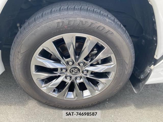 Toyota LAND CRUISER 2023-09 8230558-6
